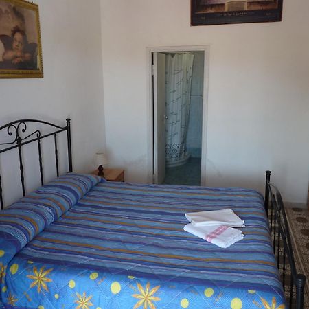 Agenzia Aprea Appartamenti Ponza Esterno foto