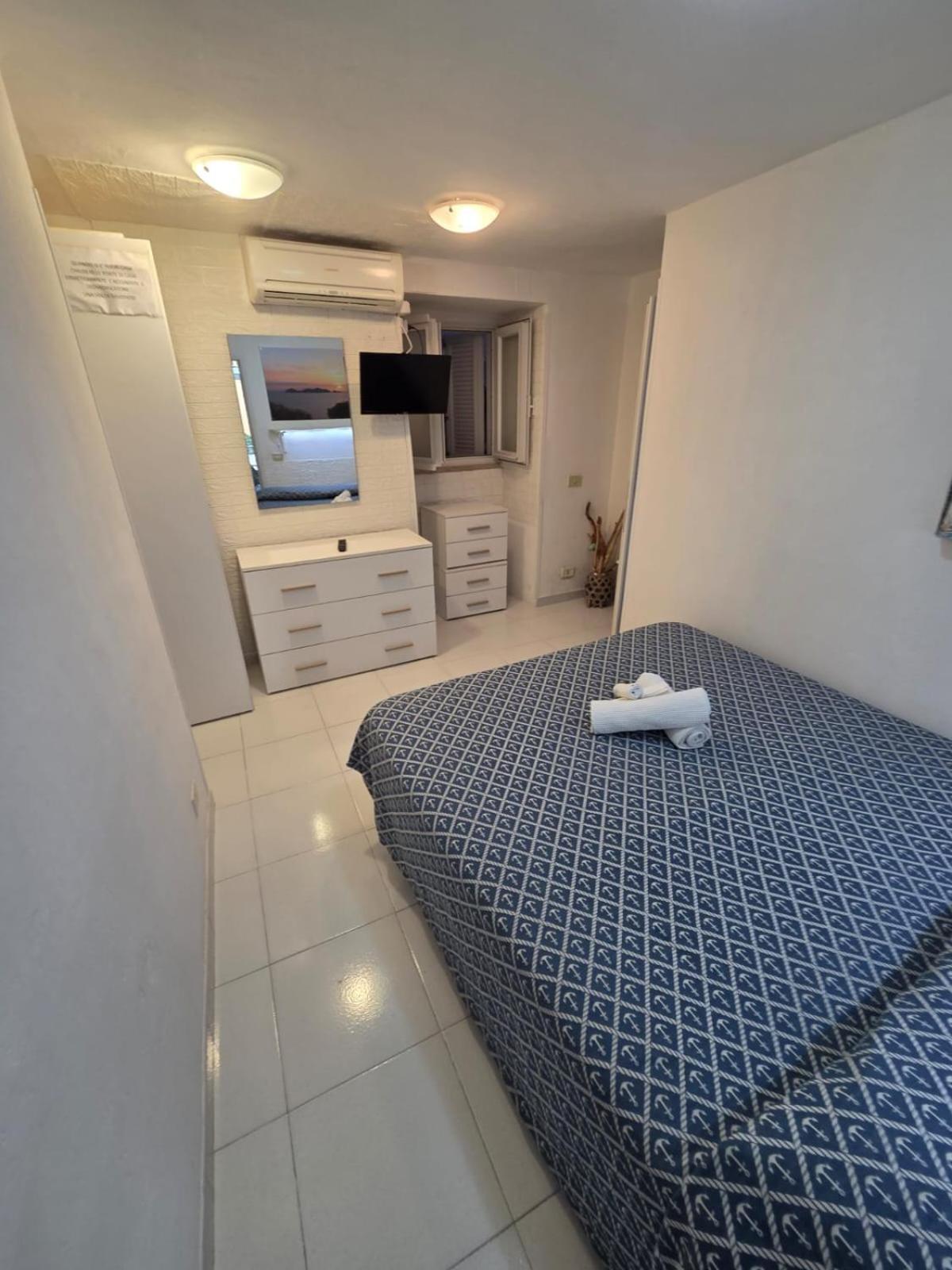 Agenzia Aprea Appartamenti Ponza Esterno foto