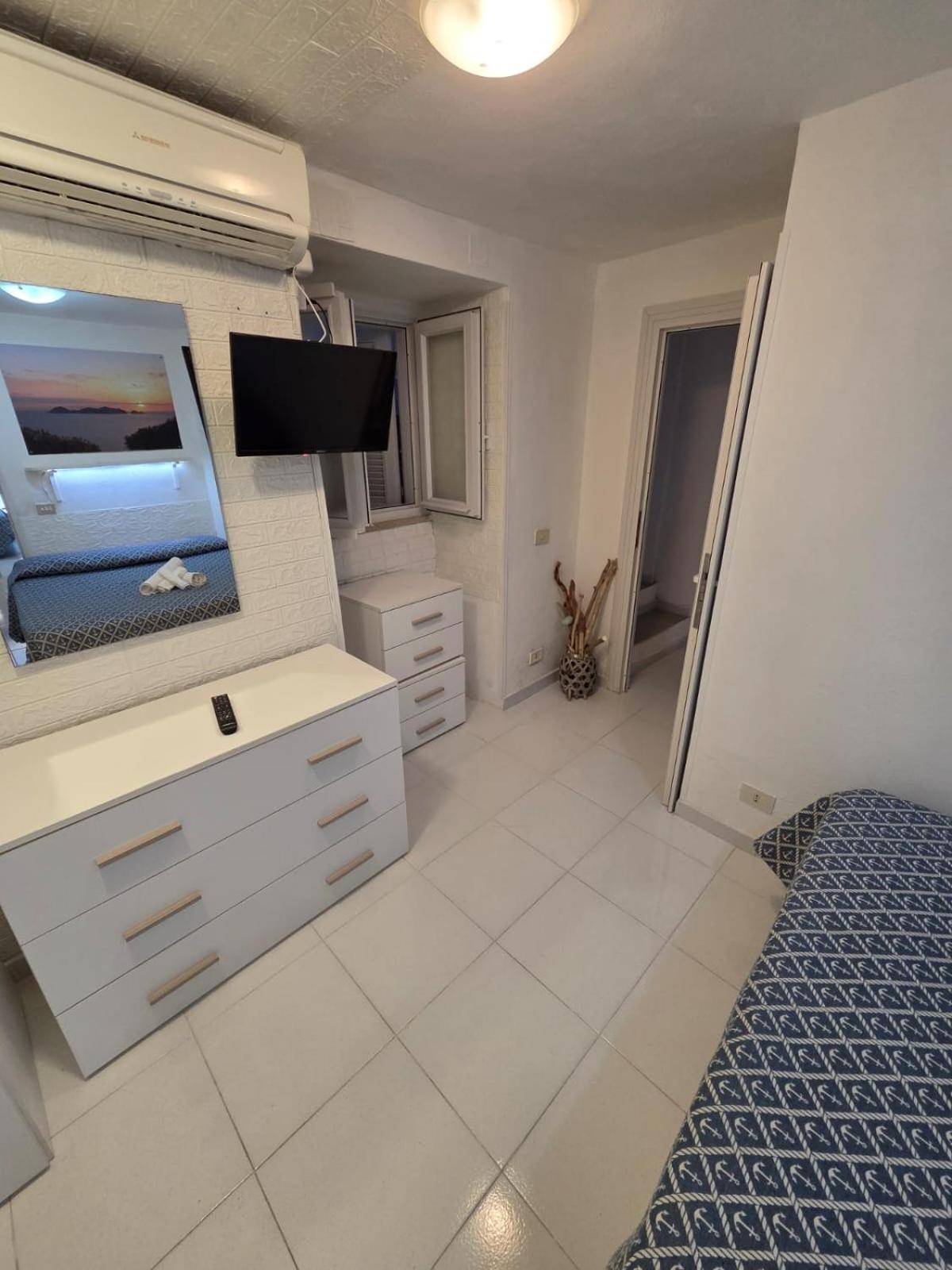 Agenzia Aprea Appartamenti Ponza Esterno foto