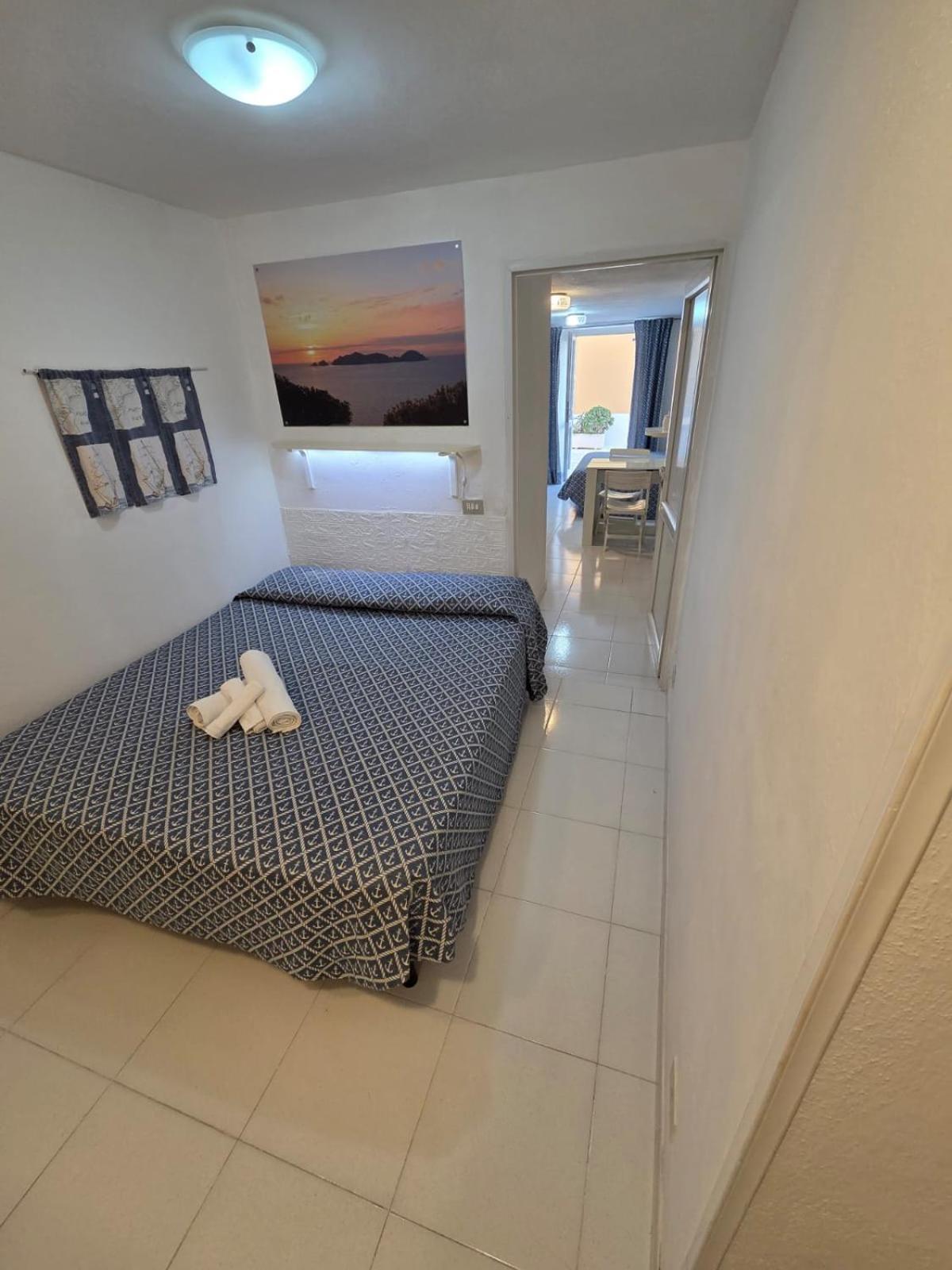 Agenzia Aprea Appartamenti Ponza Esterno foto