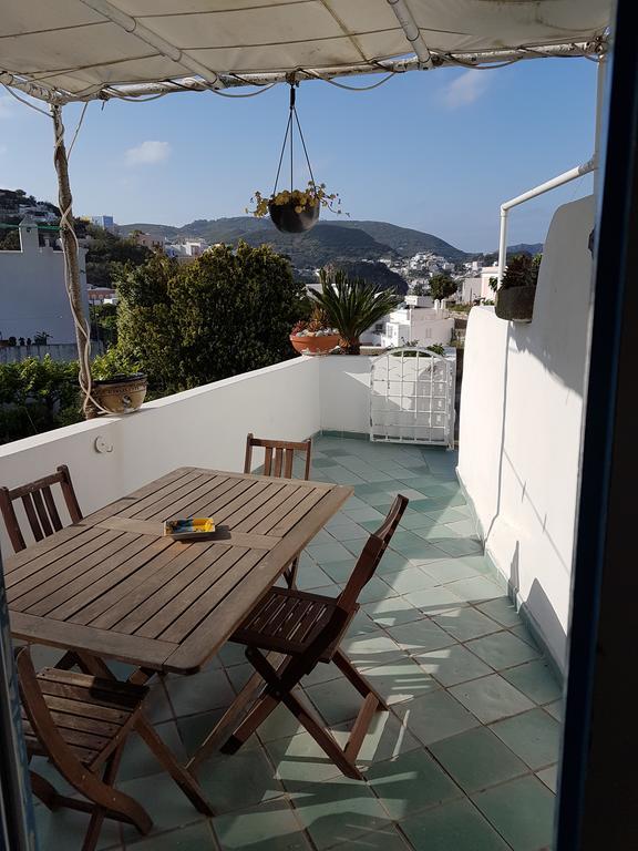 Agenzia Aprea Appartamenti Ponza Esterno foto